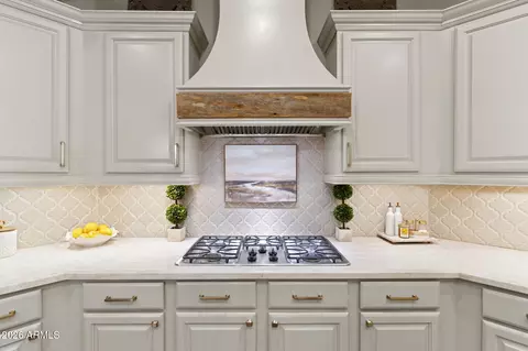 Kitchen - 3948 E Parkside Ln, Phoenix, AZ 85050 photo 3 of 5