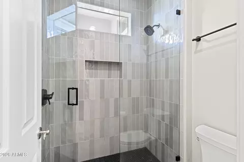 Bath - 3948 E Parkside Ln, Phoenix, AZ 85050 photo 6 of 7