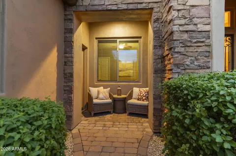 Exterior - 3948 E Parkside Ln, Phoenix, AZ 85050 photo 7 of 13
