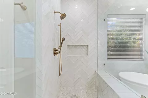 Bath - 3948 E Parkside Ln, Phoenix, AZ 85050 photo 4 of 7