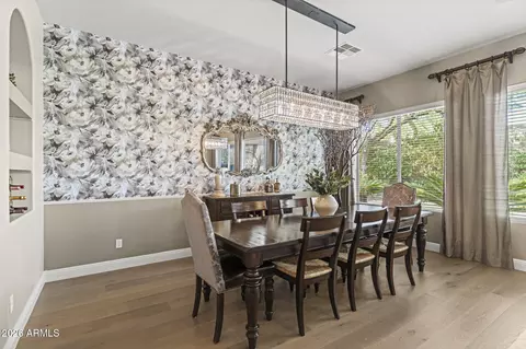 Dining - 3948 E Parkside Ln, Phoenix, AZ 85050 photo 4 of 6