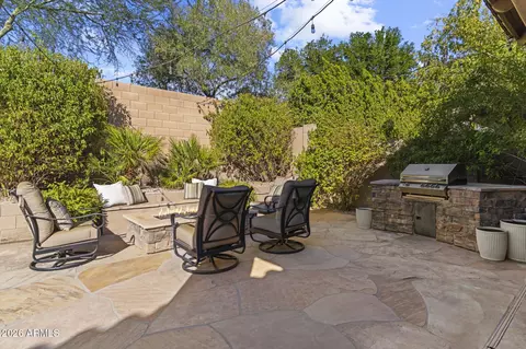 Exterior - 3948 E Parkside Ln, Phoenix, AZ 85050 photo 3 of 13