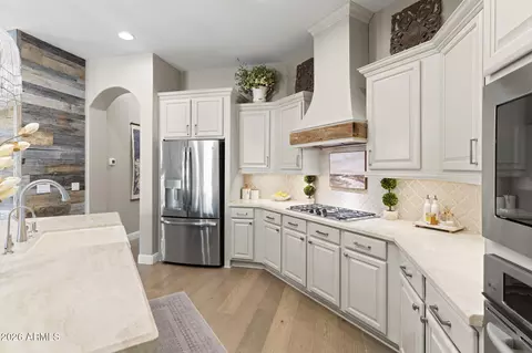 Kitchen - 3948 E Parkside Ln, Phoenix, AZ 85050 photo 5 of 5