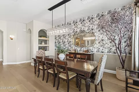 Dining - 3948 E Parkside Ln, Phoenix, AZ 85050 photo 3 of 6