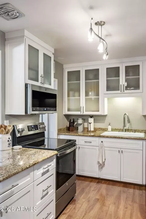 Kitchen - 4434 E Glenrosa Ave, Phoenix, AZ 85018 photo 3 of 4