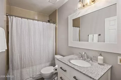 Bath - 4434 E Glenrosa Ave, Phoenix, AZ 85018 photo 2 of 2