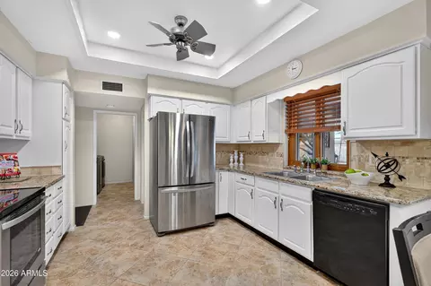 Kitchen - 8040 E Meseto Ave, Mesa, AZ 85209 photo 3 of 5