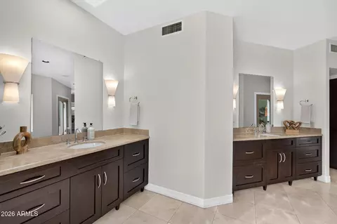 Bath - 3631 E Coconino Ct, Phoenix, AZ 85044 photo 4 of 12