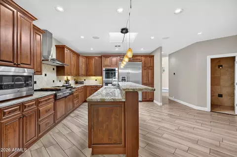 Kitchen - 3631 E Coconino Ct, Phoenix, AZ 85044 photo 7 of 11