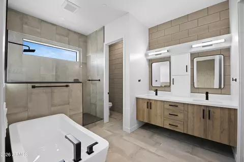 Bath - 377 E Windsor Ave #21, Phoenix, AZ 85004 photo 1 of 1