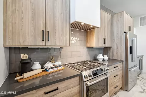 Kitchen - 377 E Windsor Ave #21, Phoenix, AZ 85004 photo 3 of 3