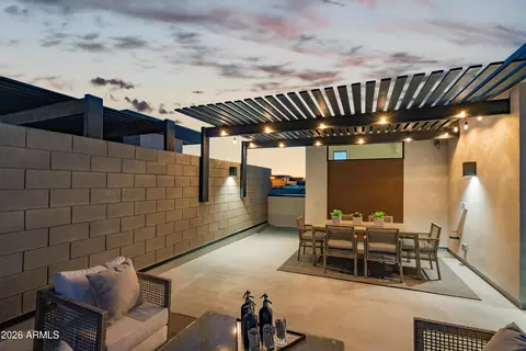 Exterior - 377 E Windsor Ave #21, Phoenix, AZ 85004 photo 2 of 5