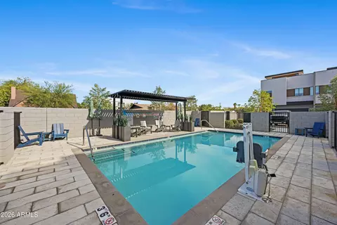 Exterior - 377 E Windsor Ave #21, Phoenix, AZ 85004 photo 4 of 5