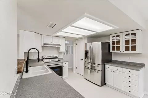 Kitchen - 16239 S 43rd Pl, Phoenix, AZ 85048 photo 4 of 4