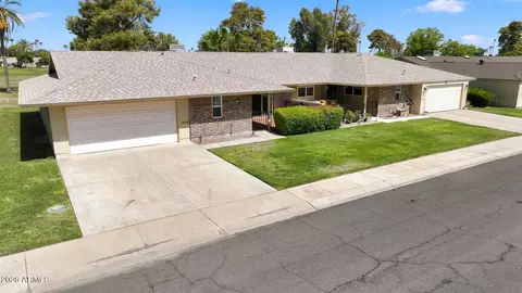 10734 W Hatcher Rd, Sun City, AZ 85351