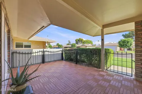 10734 W Hatcher Rd, Sun City, AZ 85351