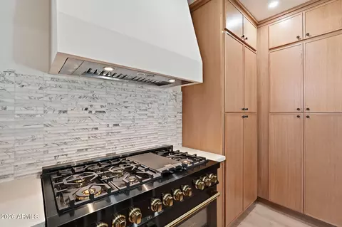 Kitchen - 2974 E Camellia Dr, Gilbert, AZ 85296 photo 5 of 7