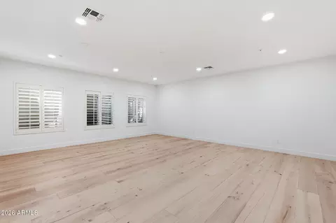 Living - 2974 E Camellia Dr, Gilbert, AZ 85296 photo 8 of 10