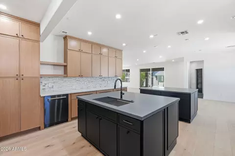 Kitchen - 2974 E Camellia Dr, Gilbert, AZ 85296 photo 6 of 7