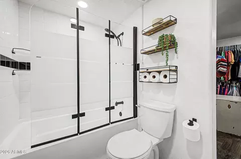 Bath - 385 W Pierson St #E6, Phoenix, AZ 85013 photo 3 of 3