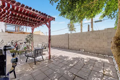 Exterior - 385 W Pierson St #E6, Phoenix, AZ 85013 photo 1 of 5