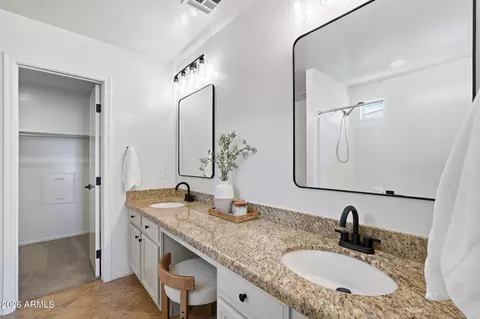 Bath - 3853 E Fruitvale Ave, Gilbert, AZ 85297 photo 3 of 4