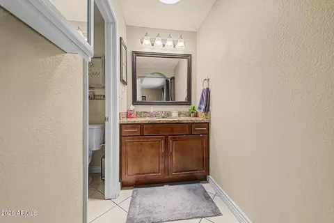 Bath - 4061 E Karen Dr, Phoenix, AZ 85032 photo 2 of 3