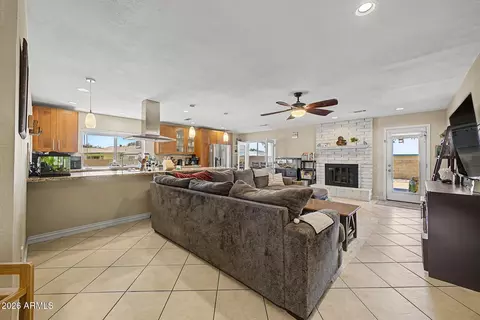 Living - 4061 E Karen Dr, Phoenix, AZ 85032 photo 1 of 2
