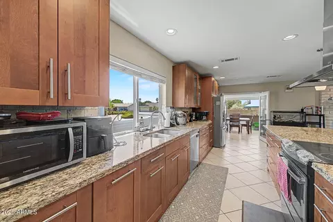 Kitchen - 4061 E Karen Dr, Phoenix, AZ 85032 photo 3 of 3