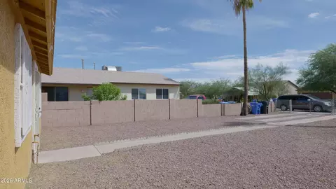 Exterior - 2520 E Chipman Rd, Phoenix, AZ 85040 photo 2 of 3