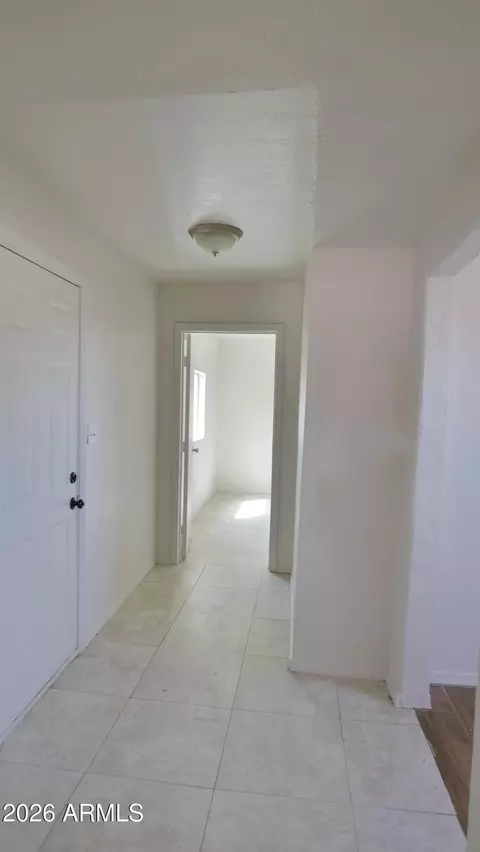 Entry Way - 2520 E Chipman Rd, Phoenix, AZ 85040 photo 1 of 2