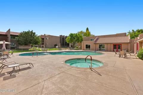 Exterior - 5525 E Thomas Rd #R16, Phoenix, AZ 85018 photo 4 of 5