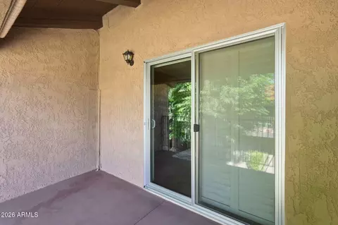 Exterior - 5525 E Thomas Rd #R16, Phoenix, AZ 85018 photo 2 of 5