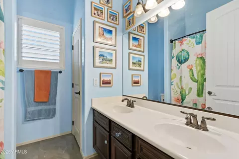 Bath - 8312 E Jensen Cir, Mesa, AZ 85207 photo 4 of 5