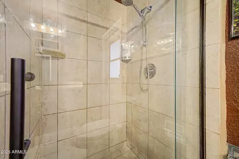 Bath - 3944 W Redfield Rd, Phoenix, AZ 85053 photo 2 of 3