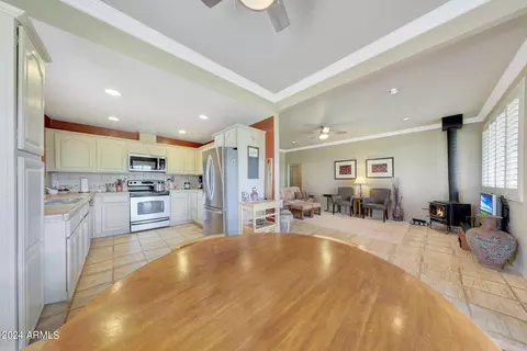 Dining - 14 Cr 5309 --, Concho, AZ 85924 photo 2 of 2
