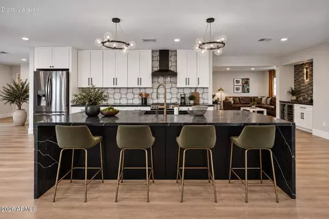 3802 E Piccadilly Rd, Phoenix, AZ 85018