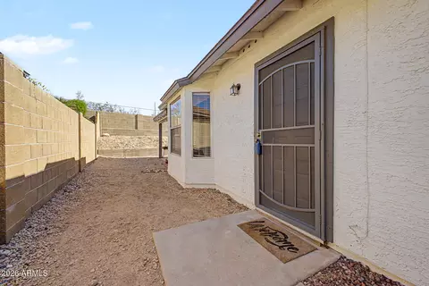 Exterior - 619 E Jensen St #32, Mesa, AZ 85203 photo 2 of 10