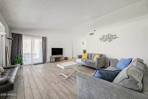 Living - 619 E Jensen St #32, Mesa, AZ 85203 photo 1 of 2