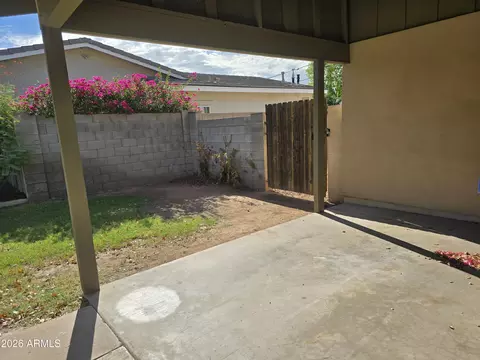 Exterior - 309 E Pierson St, Phoenix, AZ 85012 photo 7 of 9