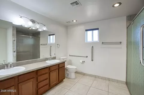 Bath - 309 E Pierson St, Phoenix, AZ 85012 photo 1 of 3