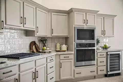 Kitchen - 7926 E Saddleback Cir, Mesa, AZ 85207 photo 5 of 6