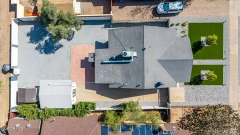 View/Area - 2037 N Mitchell St, Phoenix, AZ 85006 photo 4 of 14