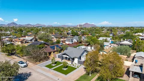 View/Area - 2037 N Mitchell St, Phoenix, AZ 85006 photo 2 of 14