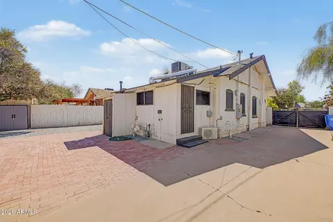 Exterior - 2037 N Mitchell St, Phoenix, AZ 85006 photo 2 of 10