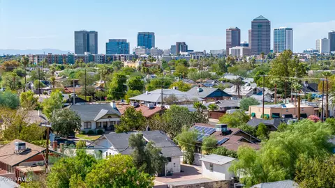 View/Area - 2037 N Mitchell St, Phoenix, AZ 85006 photo 3 of 14