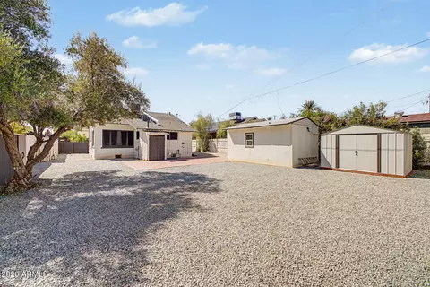 Exterior - 2037 N Mitchell St, Phoenix, AZ 85006 photo 6 of 10