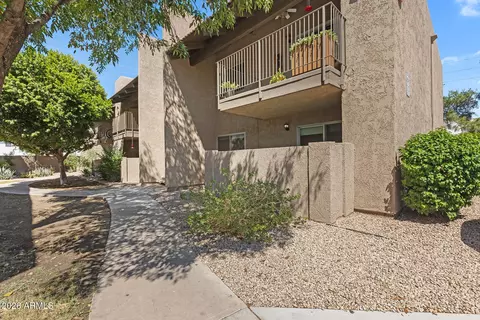 Exterior - 5525 E Thomas Rd #C4, Phoenix, AZ 85018 photo 4 of 7