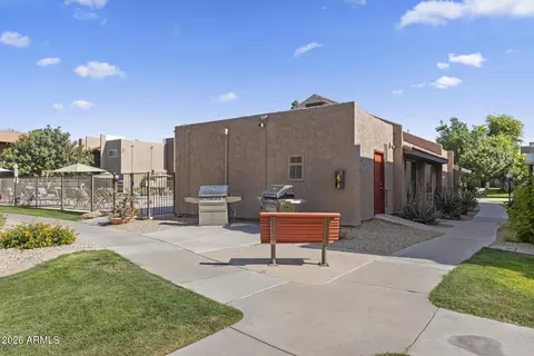 Exterior - 5525 E Thomas Rd #C4, Phoenix, AZ 85018 photo 6 of 7