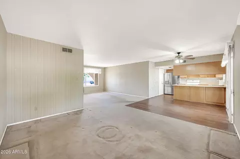 Living - 4132 E Greenway Ln, Phoenix, AZ 85032 photo 4 of 5